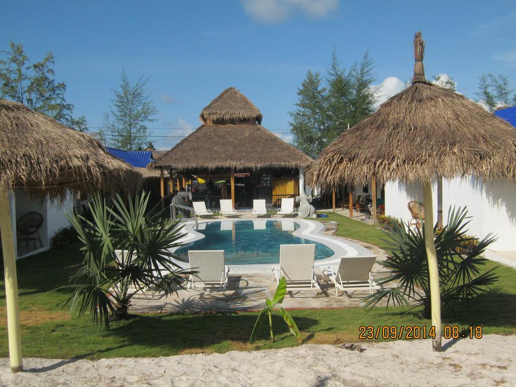 Pat Pat Guesthouse Sihanoukville Exterior photo