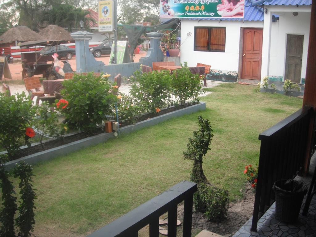 Pat Pat Guesthouse Sihanoukville Exterior photo