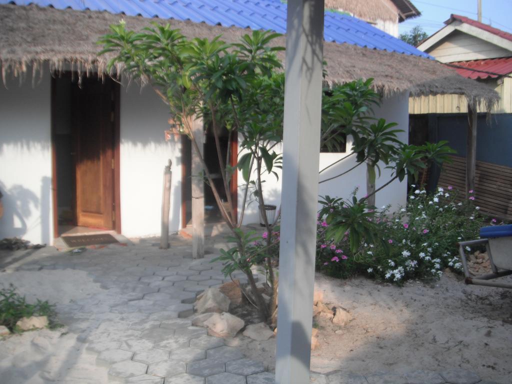 Pat Pat Guesthouse Sihanoukville Exterior photo